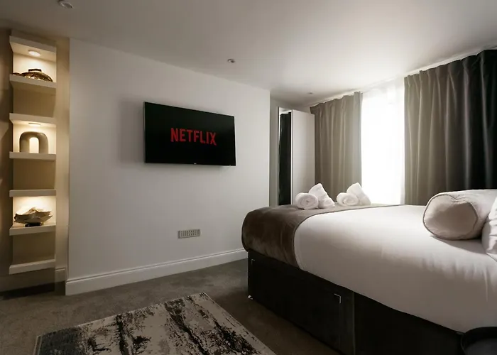 The Luxe - Premium Georgian Central Plymouth House - Sleeps 8 - Habita Property